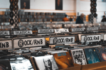 Likehifi Jahresrückblick 2020 die besten Musikalben CDs Alben Vinyl Tonträger Test 2020 Review Plattenladen Record Store CDs Streaming Download Music Charts