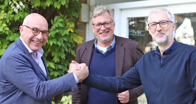 links Udo Besser - Geschäftsführer Mitte Harald Feld - Vertrieb rechts Dave Frost - PMC Export Business Development Manager – EMEA