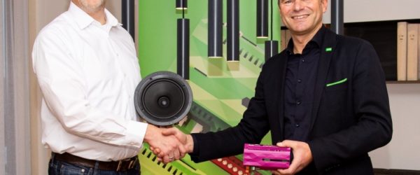 Loxone übernimmt Vertrieb von Quadral und startet Aktionskampagne Loxone quadral CEO, Volker Schwerdtfeger Loxone CEO Rüdiger Keinberger