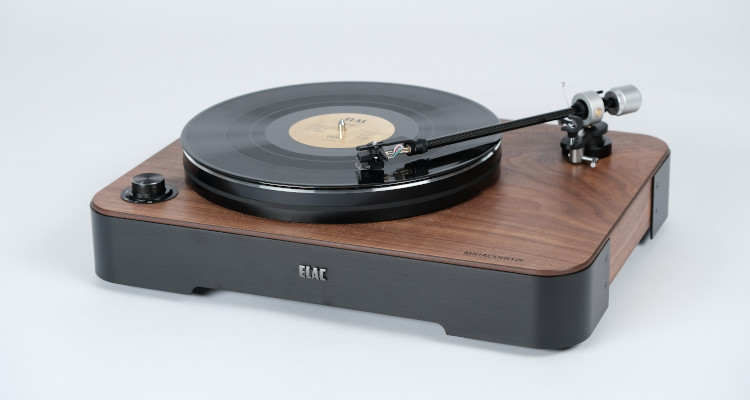 Test: Elac Miracord 80 - HiFi Plattenspieler mit Riemenantrieb