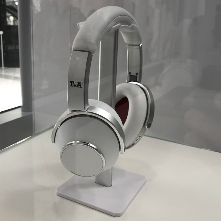 T+A Solitaire T Headphones Kopfhoerer High End Munich 2022