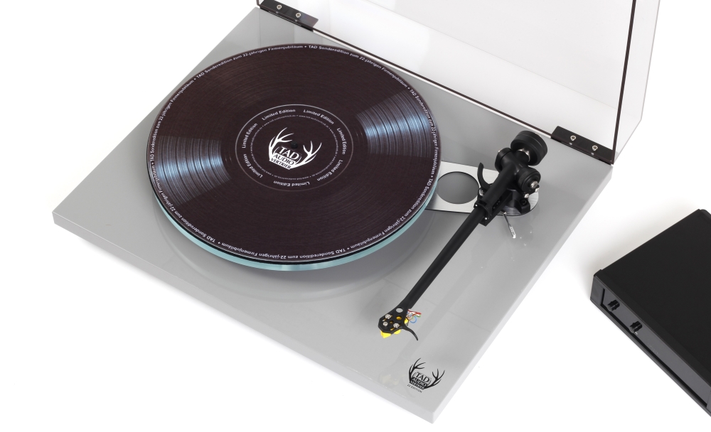 Rega TAD 22 Year's Edition: Special Edition Plattenspieler (limitiert)