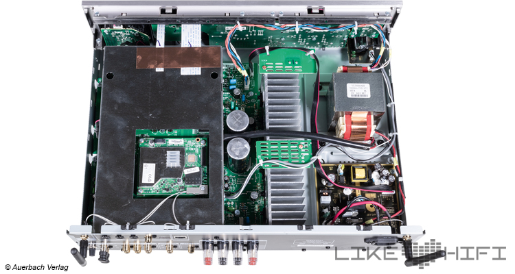 Der Haupttransformator des PMA-900HNE ist getrennt gewickelt. Audioschaltungen und Regelkreise sind gut voneinander separiert, um Störgeräusche zu beseitigen.