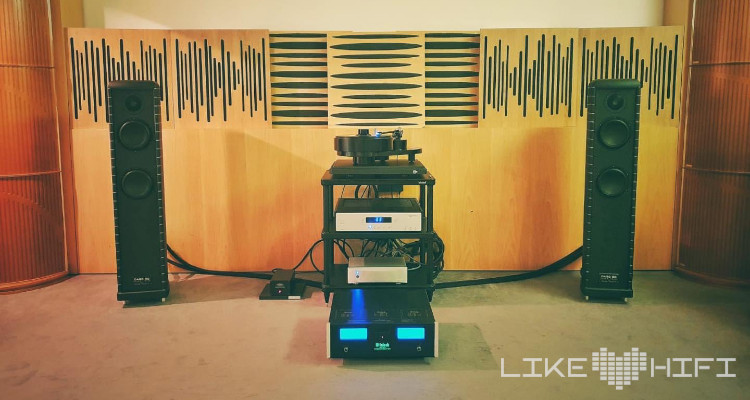 Auch das gibt es bei der HiFi Spezialist Werner Pawlak GmbH: McIntosh Elektronik und Standlautsprecher von Gauder Akustik.