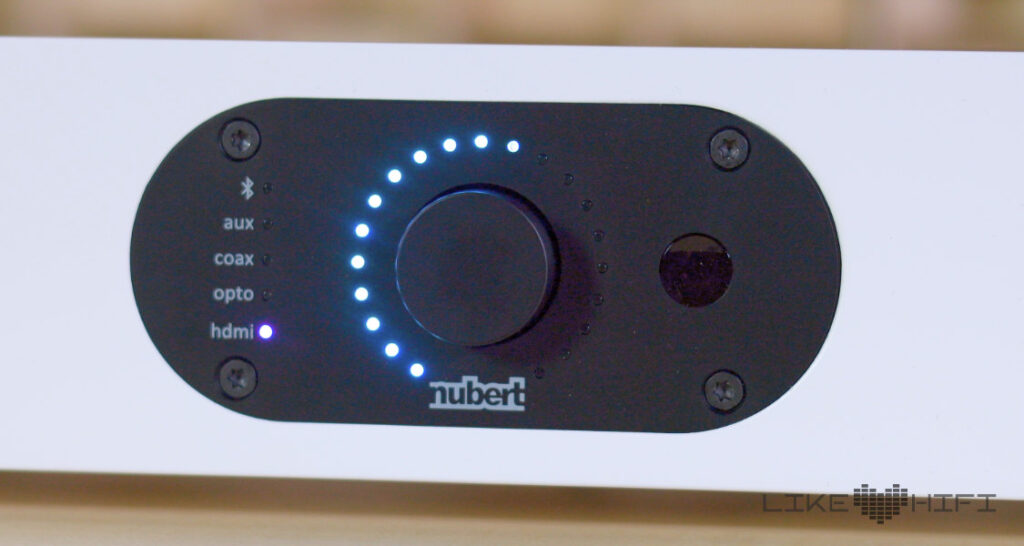 Nubert nuPro AS-2500 - Multifunktionsbutton an der Front