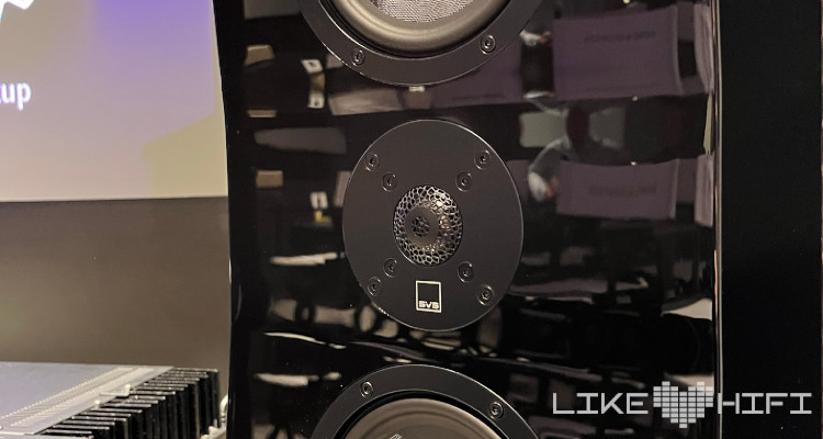 SVS Ultra Evolution Pinnacle Lautsprecher bei HiFi-Profis