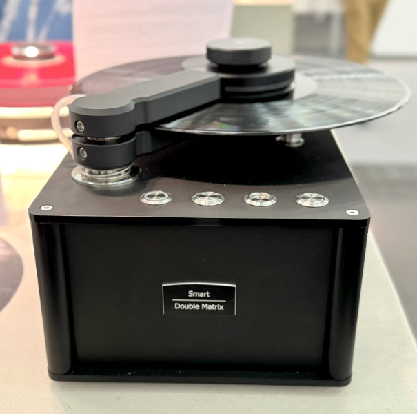 Clearaudio Smart Double Matrix: Effiziente Plattenreinigung