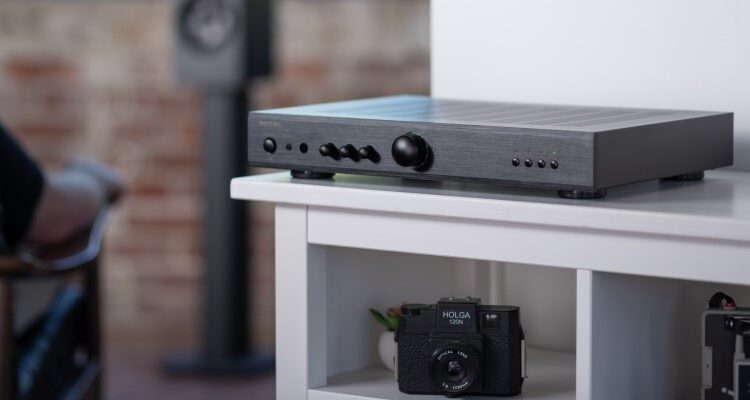 Rotel A8 schwarz