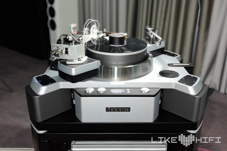 Thorens The New Reference Plattenspieler NDHT 2025