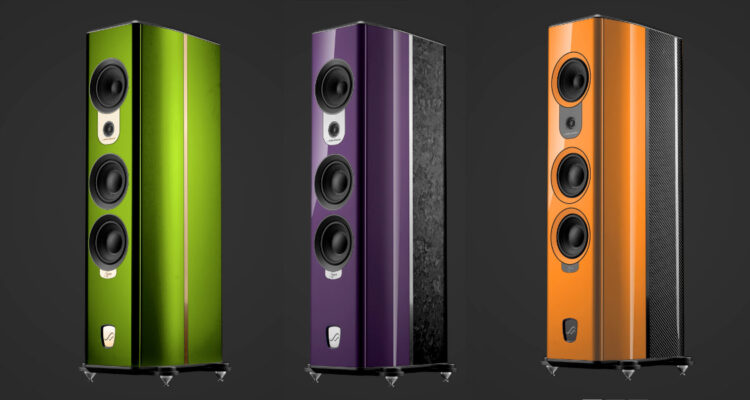 AudioSolutions Figaro Lautsprecher in Grün, Lila und Orange konfiguriert