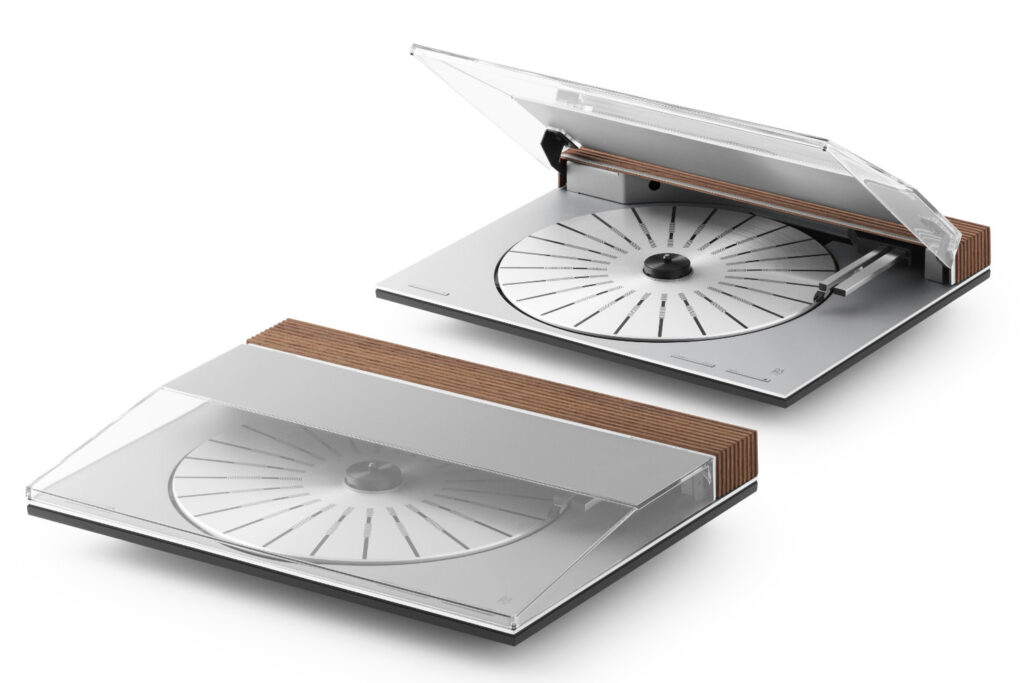 Bang & Olufsen Beosystem 3000c - Schallplattenspieler allein mit offenen und geschlossener Staubschutz-Haube