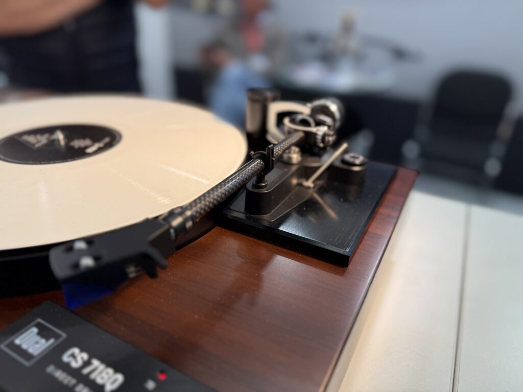 Dual CS 718Q