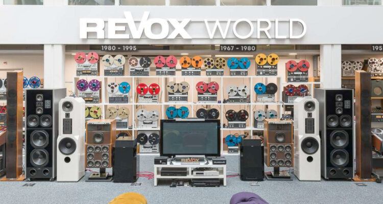Tonbandgeräte und Lautsprecher von Revox