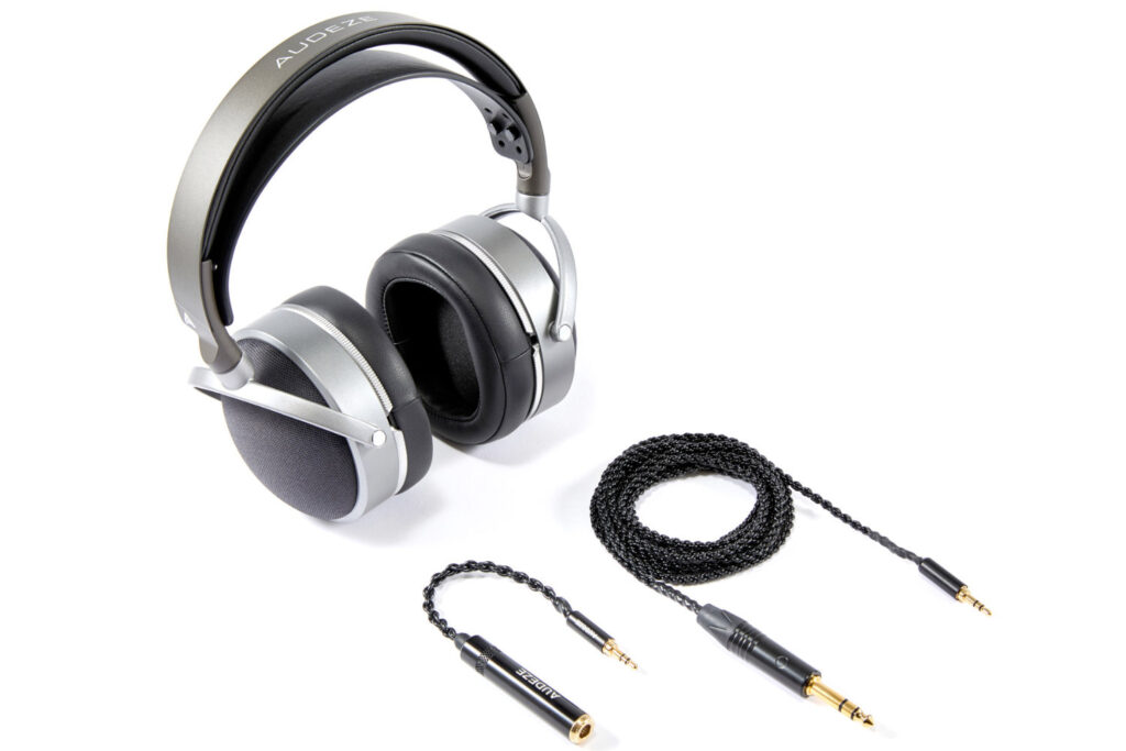 Audeze LCD-S20 Kopfhörer mit dazugehörigen Kabeln