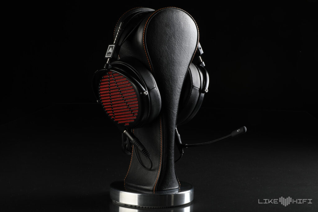Audeze LCD-GX Kopfhörer auf Ständer