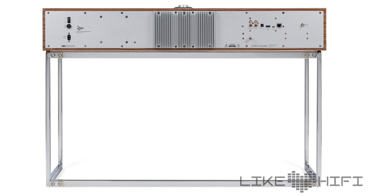 Rückansicht des Ruark R810